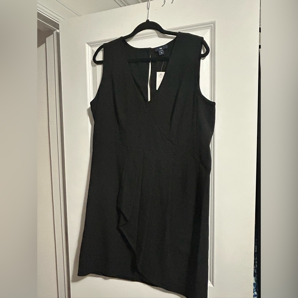 Gap Black Sleeveless Partially Pleated Dress - Size 16 (Tags On!)